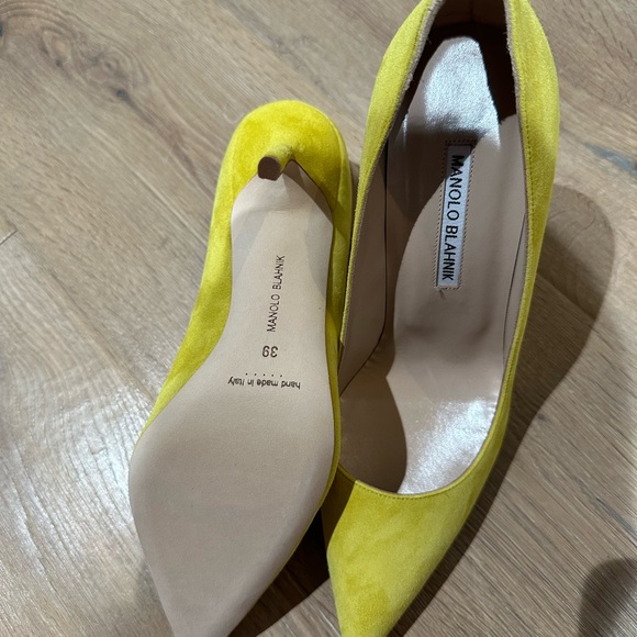 NEW Manolo Blahnik Yellow Suede BB Heels 39 - Picture 5 of 8